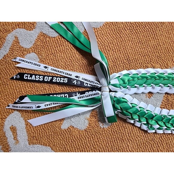 Green & White TRIM Graduation Lei Ribbon Lei with 4 Ribbons Ready2Ship - Picture 2 of 7